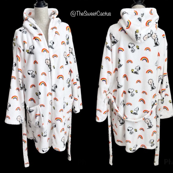 Peanuts Intimates & Sleepwear Peanuts Snoopy Woodstock Charlie